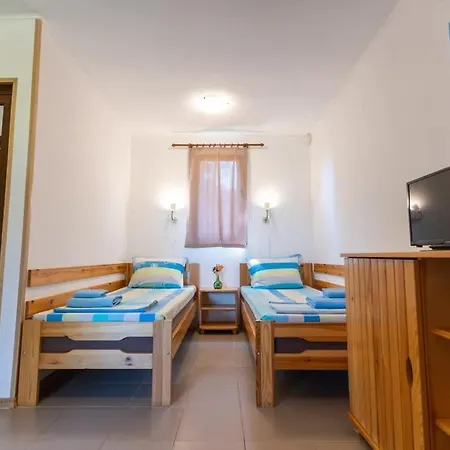 гнездото The Nest 1 3* Lozenets