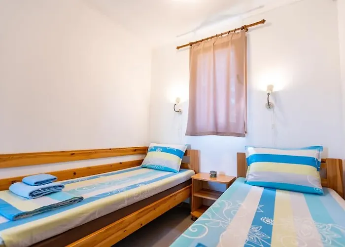 게스트하우스 гнездото The Nest 1 3*