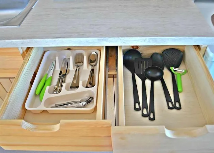 гнездото The Nest 1 게스트하우스 3*